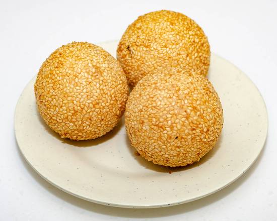 Deep-Fried Sesame Seed Balls with Red Bean Paste 芝麻紅豆煎堆